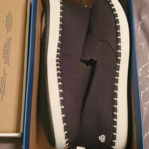 Clarks slip ons - Picture 3 of 5
